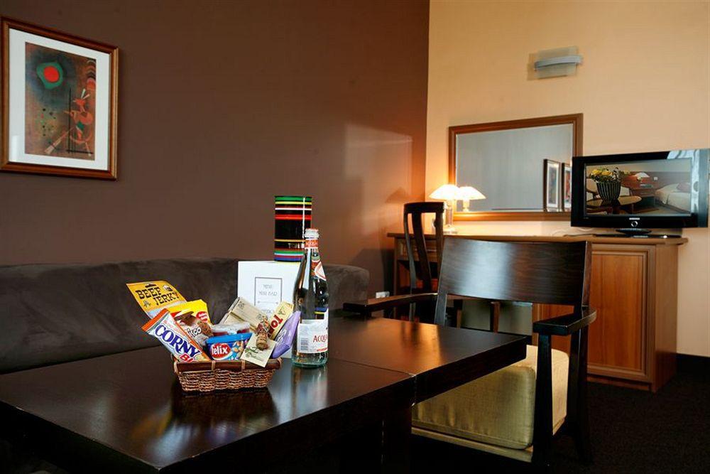 Expo Sofia Hotel - Free Arrival Shuttle Bus - Free Parking - Free Compliments - Free Wi-Fi Exterior foto